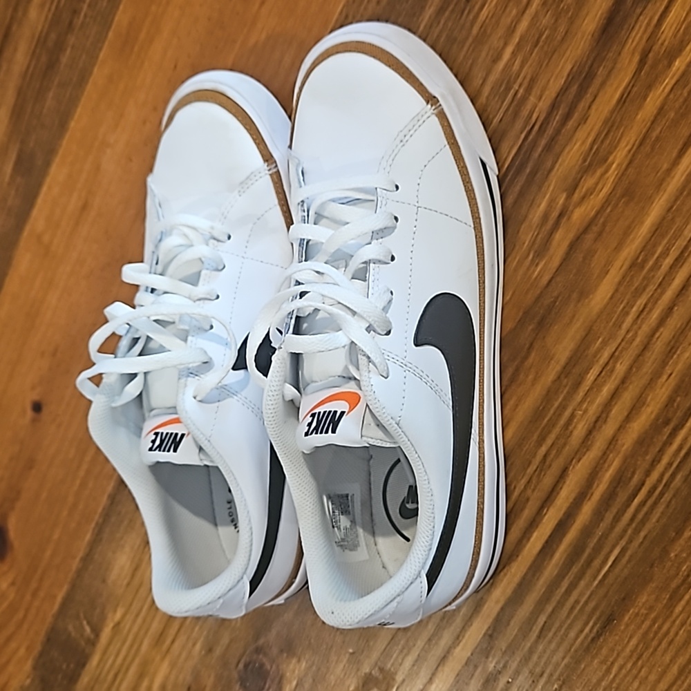 Nike Court Legacy